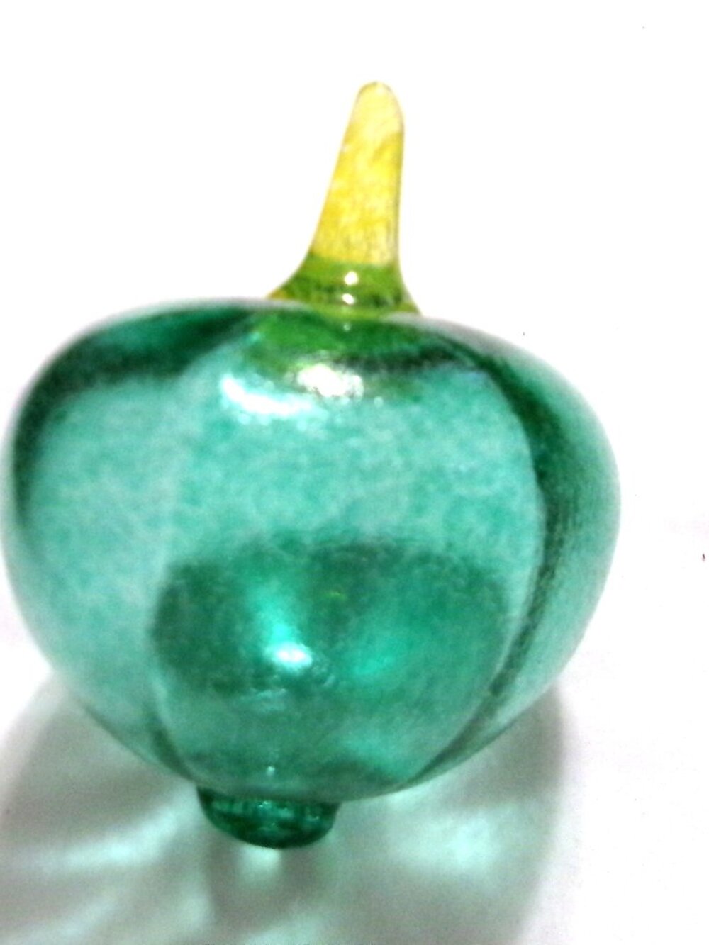 KOSTA BODA  Gunnel Sahlin Frutteria Series Blown Glass Green Squash Gourd